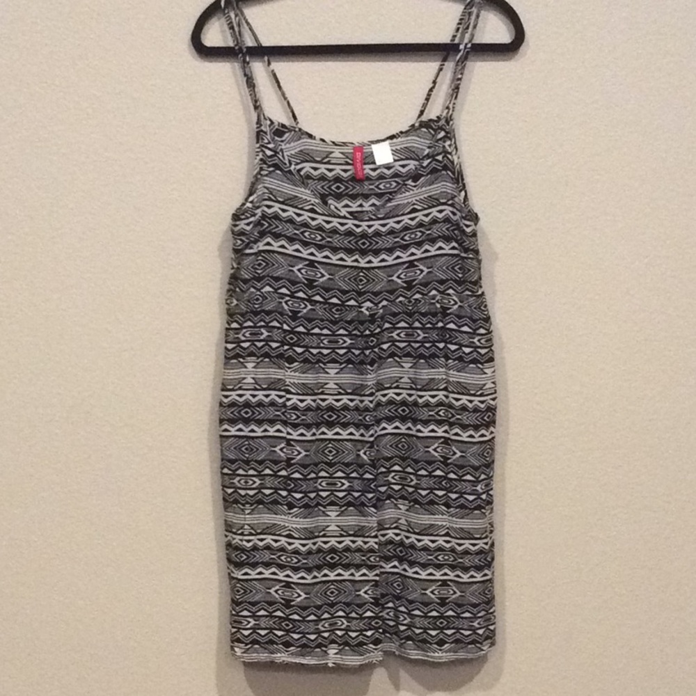 Dress, Divided H&M, size 12, Black & White